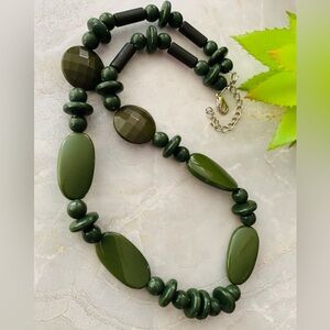 Acrylic Green Beaded Necklace
